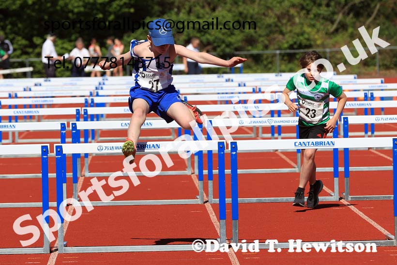 Boys under-13s hurdles, 2025 North Eastern Track and Field Champs., Shildon, County Durham. Photo: David T. Hewitson/Sports for All Pics